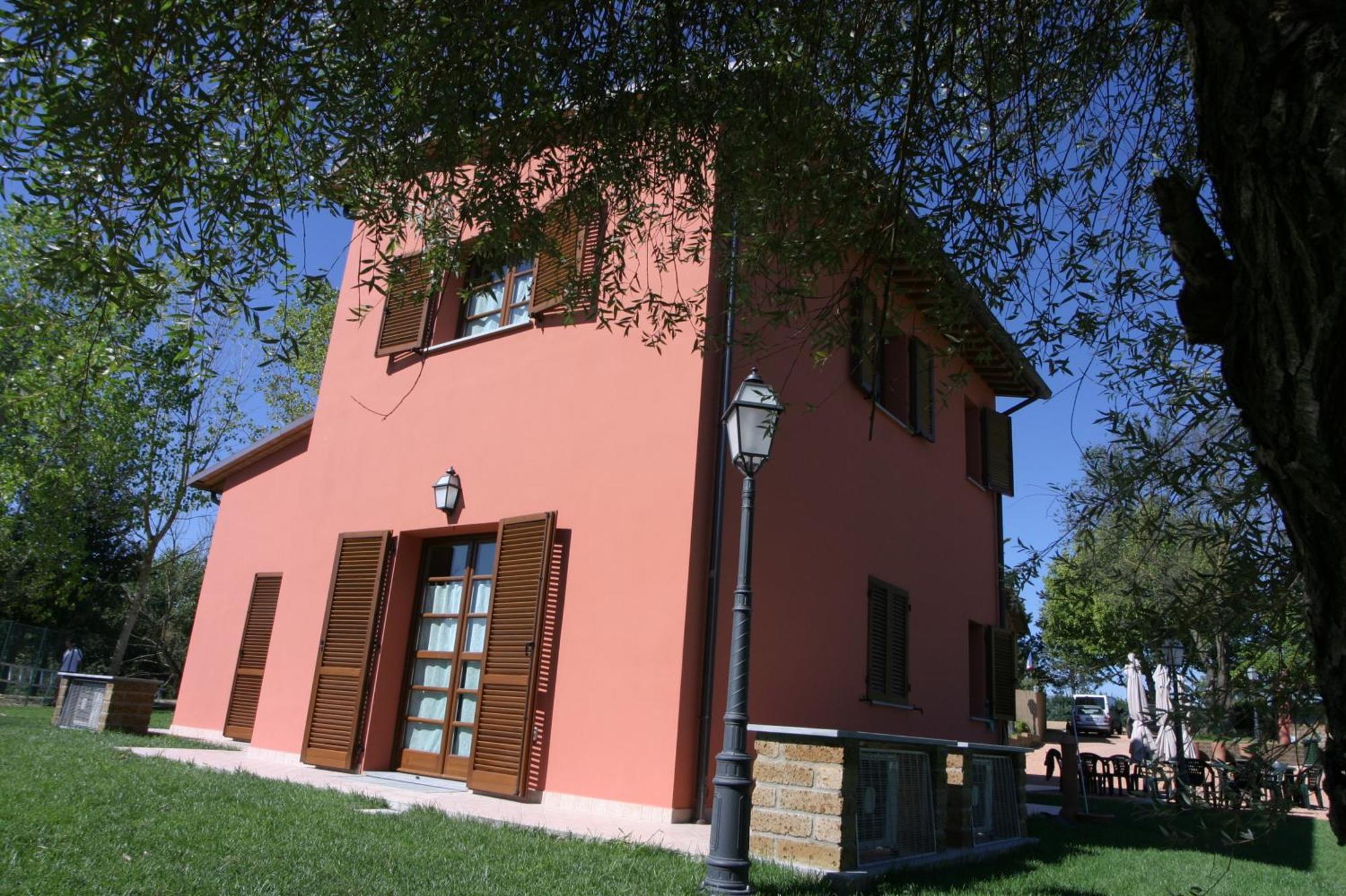 La Bettola Tavern Rooms Restaurant Montopoli in Val d'Arno Luaran gambar